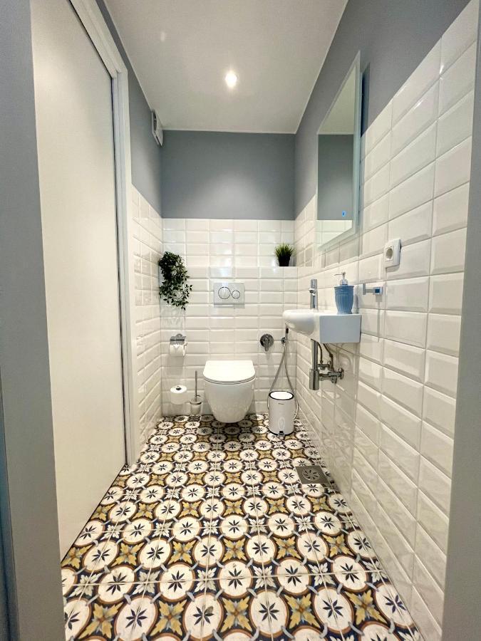 Happy Casa Oldtown Boutique Apartment โคเปร์ ภายนอก รูปภาพ